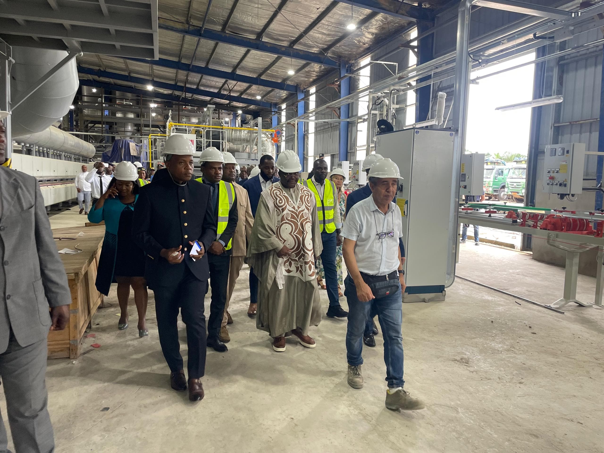 Inauguration de l'usine de carreaux italiens